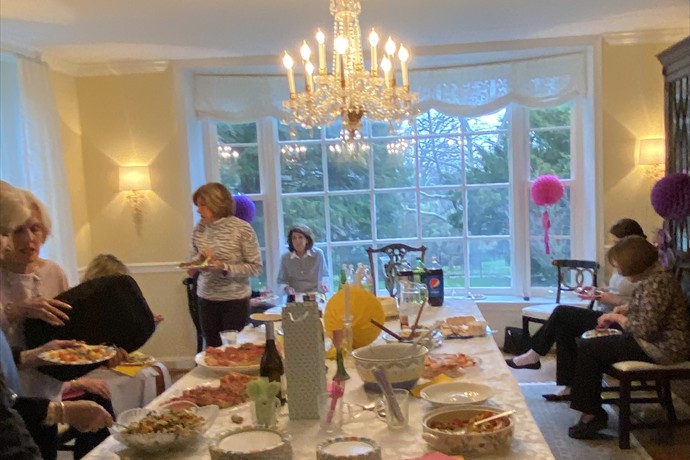 Dining Room with many members including Past President Ellen Cass, and Treasurer Chris Ostrander